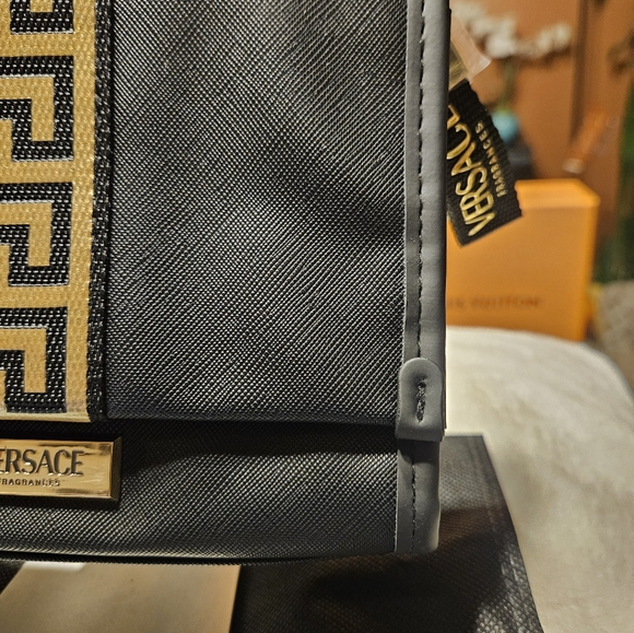VERSACE Beauty Bag, New - Picture 5 of 16